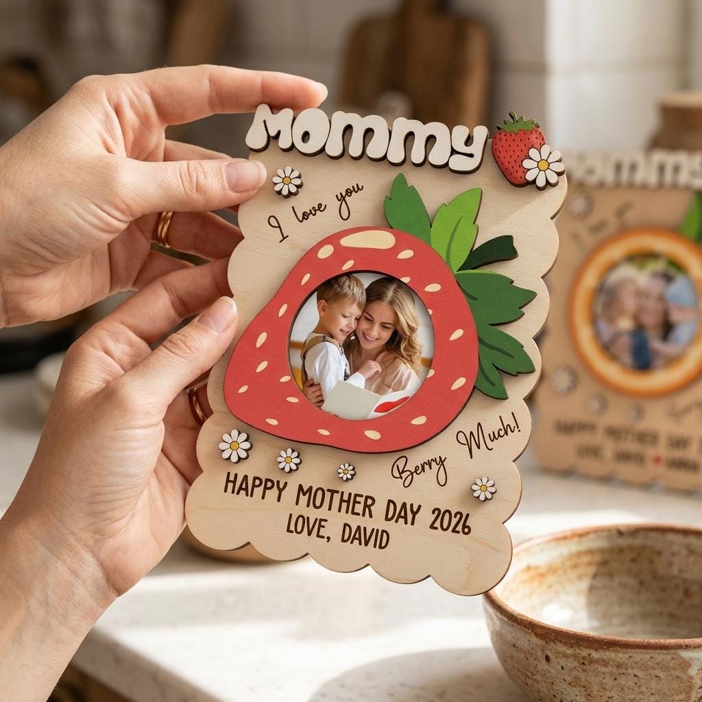Personalized Wooden Photo Frame Plaque – Custom Strawberry-Themed Gift for Mom, Nana, or Grandma